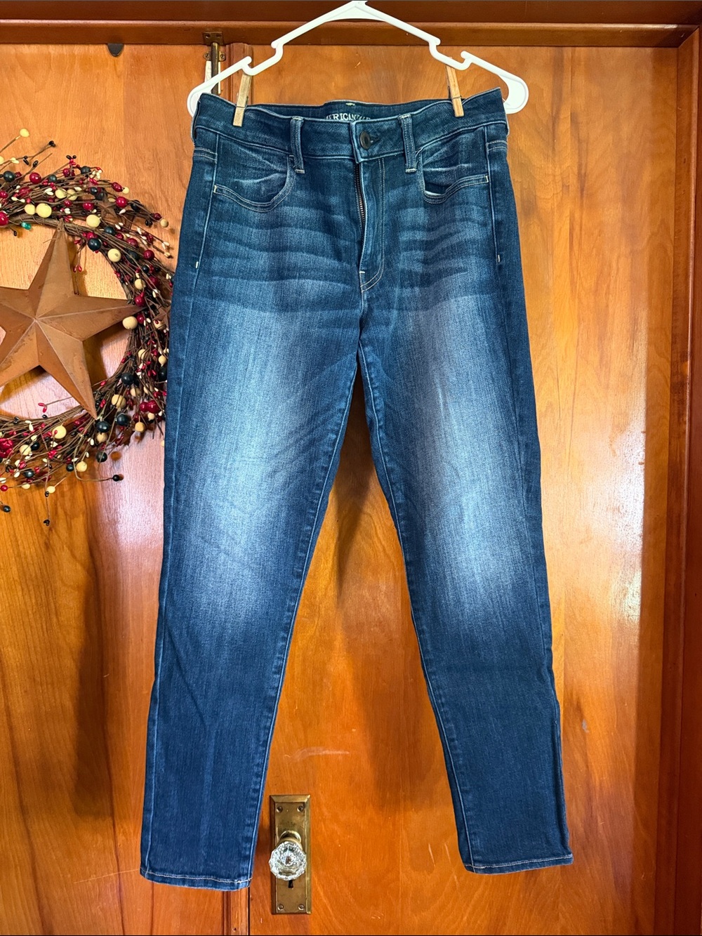 American Eagle Outfitters Women’s Mid Wash Stretch Skinny Jeans